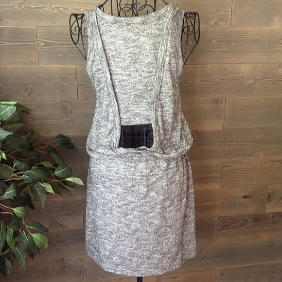 Banana republic, black, and white heathered sleeveless dress - Picture 3 of 3
